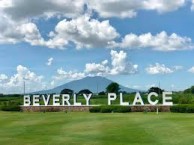 Beverly Place Golf Club - Green